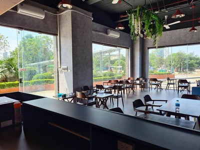 Chính chủ cần sang nhượng quán coffee đối diện toà nhà bảo hiểm xã hội việt nam cho bạn nào có nhu 3