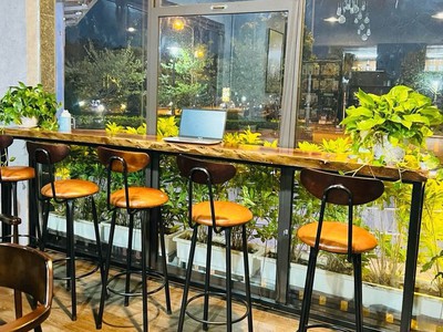 Chính chủ cần sang nhượng quán coffee đối diện toà nhà bảo hiểm xã hội việt nam cho bạn nào có nhu 2