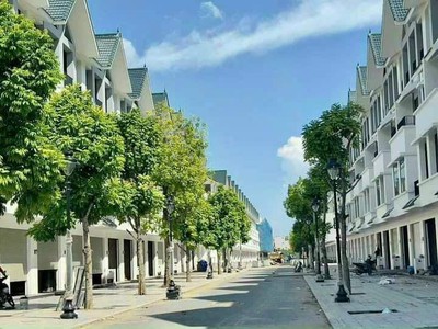 Chính chủ bán căn liền kề view biệt thự siêu đẹp. Giá chỉ nhỉnh 10 tỷ 0