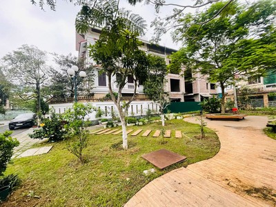 Siêu phẩm biệt thự bắc từ liêm-đẹp lung linh-sân vườn-thoáng sáng-sổ vuông đét-209m 4t-chỉ 54.3 tỷ 0