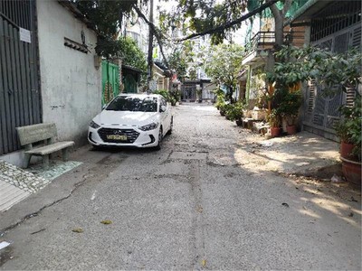 Bán nhà kinh dương vương ,p.bình trị đông b. quận bình tân. dt 70m2 x 3 tầng  4 x 18 .giá 5.85 tỷ 0