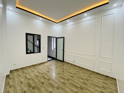 Cần bán nhà 52 m2/3,5 tầng phố Vũ Chí Thắng. Giá chỉ 3,2 tỷ  thương lượng 3