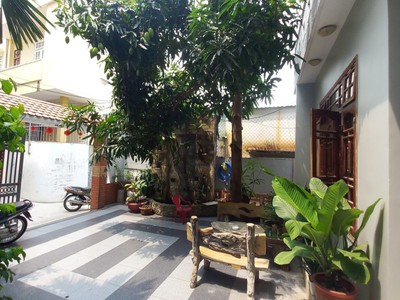 Căn biệt thự cách resor furama 100m, ra biển 100m, căn nhà cây trái sân vưn tuyệt đẹp.. 4