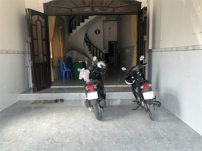 Cho thuê mặt bằng 100m2 kính đẹp đường lê quang định, tpvt 1