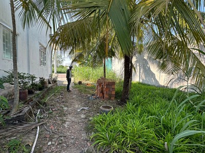 Bán nền cầu Lòng Óng vô 100m Dt 7,5m x 38m 289,3m2 có 100m2 thổ cư. Giá 1,5 tỷ 2