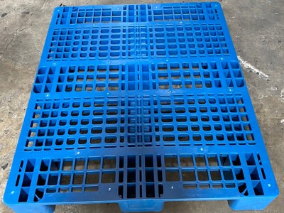 Pallet nhựa giá rẻ hot hot hot 2