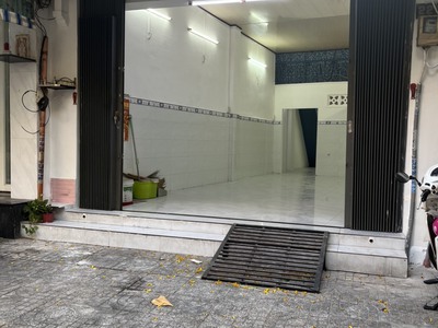 Cho thuê nhà mới sơn sửa trung tâm mặt tiền đường cao văn lầu, phường 2, quận 6 0
