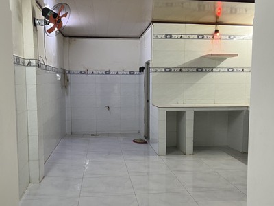 Cho thuê nhà mới sơn sửa trung tâm mặt tiền đường cao văn lầu, phường 2, quận 6 3