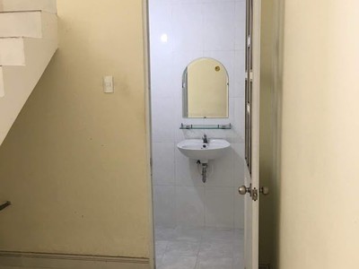 Cần bán nhà 1 trệt 3 lầu phù hợp làm văn phòng hoặc kinh doanh dịch vụ ăn uống 2
