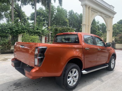 ISUZU DMAX mẫu xe bán tải gầm cao tiện nghi. Giá chỉ từ: 600 tr 5