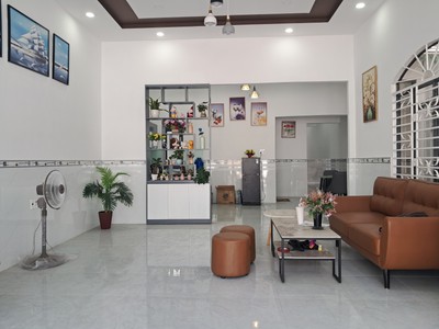 Nhà đẹp gần biển mặt tiền đường Dương Vân Nga Vĩnh Hải Nha Trang giá chỉ 4tỷ200 3