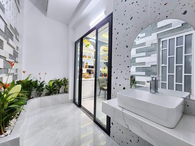 Nhà 3 tầng mặt tiền Hòa Minh , Đà Nẵng. 2