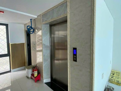 Văn phòng cho thuê. Tổng 7 tầng, DTMS 400m2/tầng. Thích hợp làm văn phòng kinh doanh online. Giá TL 2