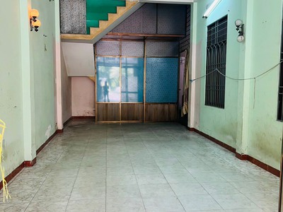 Cho thuê nhà cũ 2 tầng - 2 mặt tiền sân vườn - Nguyễn Tri Phương và Trường Thi - Thanh Khê   ngang 5 5