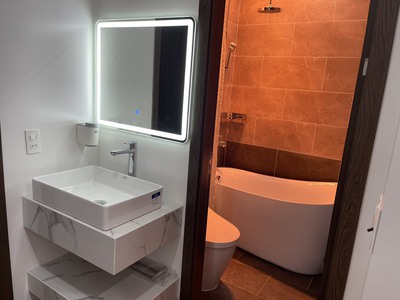 Cho thuê căn hộ 1 p.ngủ, p.khách riêng  50m2  tại Vinhomes Marina. 1