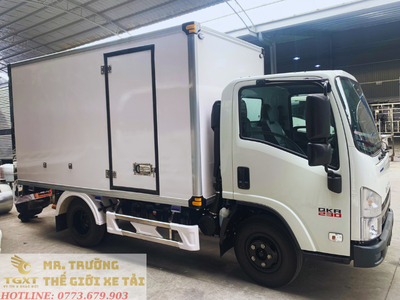 Isuzu QKR230 thùng bảo ôn 2024 2