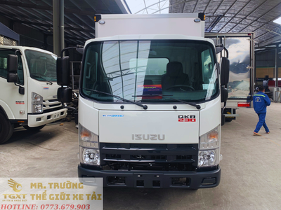 Isuzu QKR230 thùng bảo ôn 2024 0