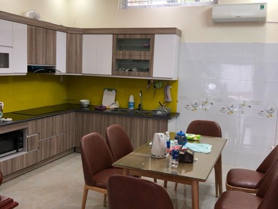 Cho thuê nhà phố Văn Cao, DT: 55m2 x 4 tầng, 5 phòng ngủ. 3