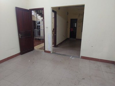 Cho thuê nhà kinh doanh tốt ở lạc trung, hai bà trưng. 39tr 1