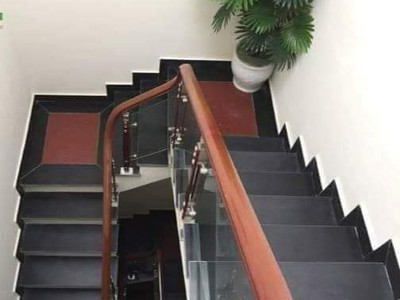 Cho thuê nguyên nhà 4 Tầng mặt ngõ đường Văn Cao, full đồ, oto đỗ cửa chỉ 12 triệu/tháng. 5