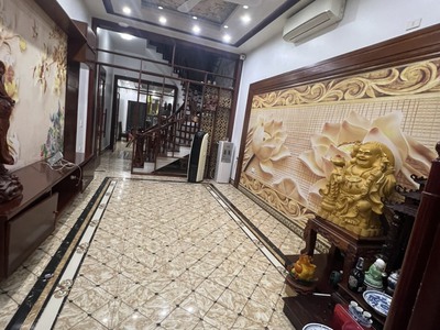 Bán nhà 3 tầng mặt phố Nguyễn Thi Duệ , vị trí kinh doanh tốt phù hợp kd các ngành nghề dịch vụ . 0