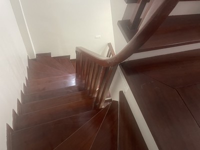 Nhỉnh 5 tỷ. ngõ nông. hoàng hoa thám, ba đình, 38m2, 5 tầng, 4 pn, về ở ngay 3