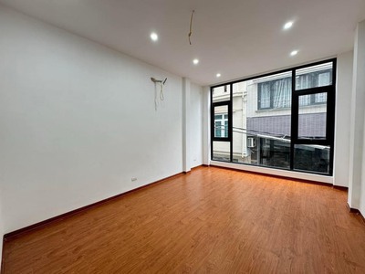 Bán nhà: hoàng quốc việt  diện tích: 49m2 / 4 tầng / mt 4m / giá 13.8 tỷ 2