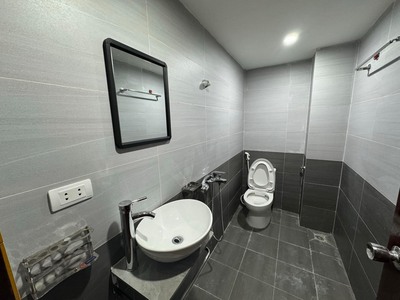 Bán nhà: hoàng quốc việt  diện tích: 49m2 / 4 tầng / mt 4m / giá 13.8 tỷ 3