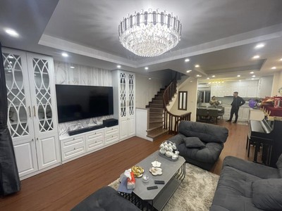 Mặt ngõ Hàm Rồng-61M 5T 10xTỶ-nhà dân xây-ô tô vào nhà-3 mặt thoáng-ở sướng 0