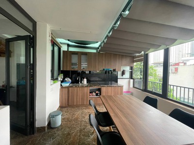 Cho thuê văn phòng nguyên căn, nguyên đồ nguyễn xiển - hà nội. diện tích 82,5m2 xây 4 tầng giá 4