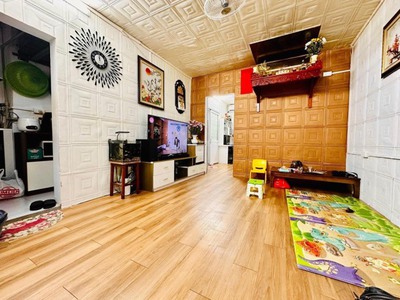 Cho thuê nhà tập thể B2 Trung Tự, Đống Đa, 80m2, 1 P khách, 3 PN, 2 VS, 4 điều hòa 9