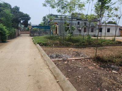 Gia đình cần tiền bán cắt lỗ mảnh đất thôn cánh chủ, xã bình yên, cách đâij học fpt 3 bước chân 2