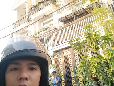 Ccg nhà 3 tầng 3pn 4wc ngay chợ thủ đức, xe hơi đậu cửa 24/24 - sổ riêng hoàn công chuẩn - g i á r ẻ 4