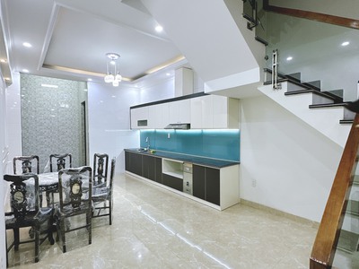 Cần bán nhà Mặt Đường Lực Hành , Đằng Lâm , Hải An. Gara ô tô trong nhà . 1