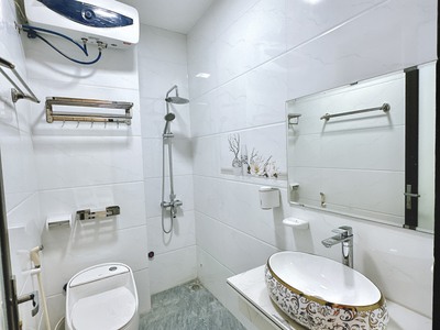 Cần bán nhà Mặt Đường Lực Hành , Đằng Lâm , Hải An. Gara ô tô trong nhà . 3