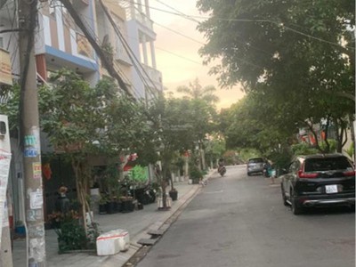 Đất xây biệt thự 10 x 27m - huỳnh tấn phát - cách phú mỹ hưng -q.7 3phút . chỉ 62t/m2 4