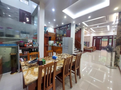 Bán nhà ngọc khánh 35m 4 tầng mặt tiền 4m 5ty 0