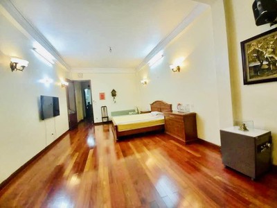 Bán nhà phố trần duy hưng - vieww mặt hồ - oto vào nhà - giá chỉ 2xx/m2 - khu vực hiếm nhà bán, 4