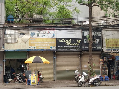 Mặt phố lạc long quân, dt 85m2 x 1t, mt 7,3m, vỉa hè 5m. giá bán 37 tỷ. 0