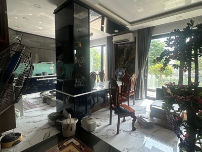 Bán nhà mặt tiền đường gần tân kỳ tân quý, quận bình tân dt 80m2   9.5x9   x 4 tầng giá bán 13.8 tỷ 4