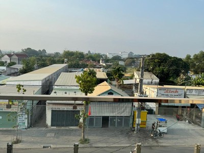 Cần tiền bán gấp nhà mới 1 trệt 2 lầu tại tân an, thủ dầu một. tiện làm văn phòng. 4