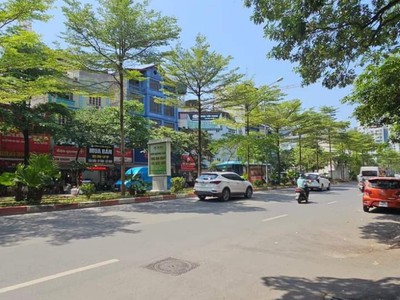 Cho thuê nhà mặt phố Trần Thái Tông Cầu Giấy 51m 5T lô góc, vỉa hè, kinh doanh 0