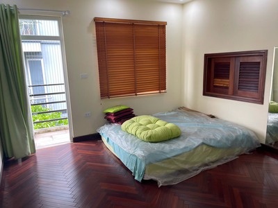 Cho thuê nhà 5 tầng mặt phố nghi tàm, phường yên phụ, quận tây hồ, hà nội 2