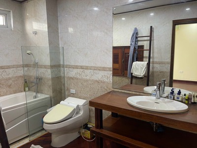 Cho thuê nhà 5 tầng mặt phố nghi tàm, phường yên phụ, quận tây hồ, hà nội 4