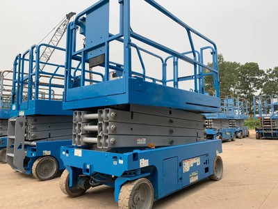 Trung Thành  chuyên Sửa Chữa và cho thuê các loại xe nâng người: 1