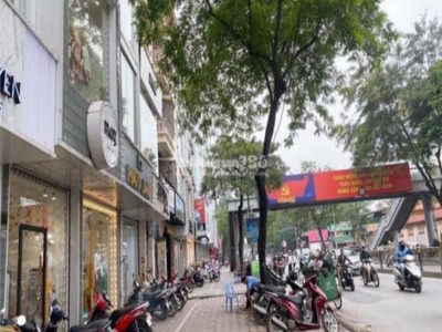 Cần share phòng làm phun xăm, nối mi gấp tại quận 5 0