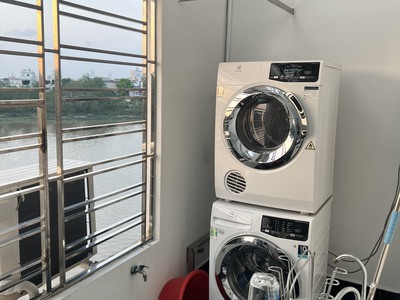 Bán nhà Mặt Đường Lán Bè, full nội thất 0