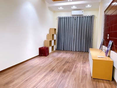 Bán nhà giáp nhị, thịnh liệt. nhà đẹp ở ngay, gần ô tô, giá rẻ 0