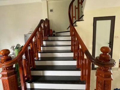 Lô góc   mặt tiền rộng   gần phố - ngõ thông - full nội thất 2