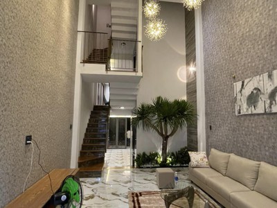 Bán nhà mặt tiền đường 2